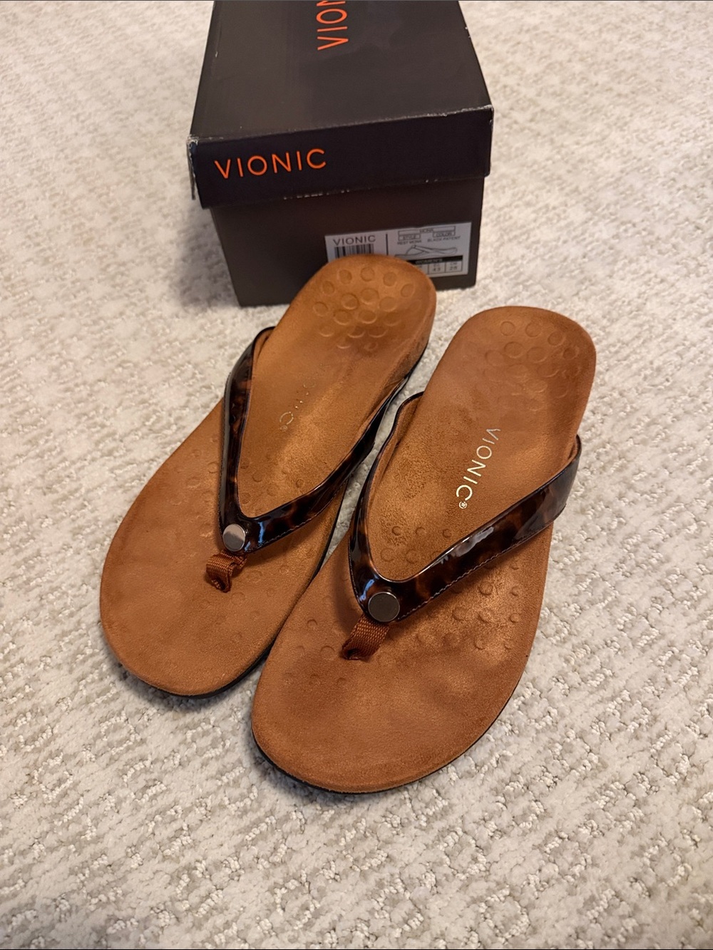 Vionic Tortoiseshell Strap Thong Sandals